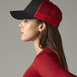 Snapback trucker