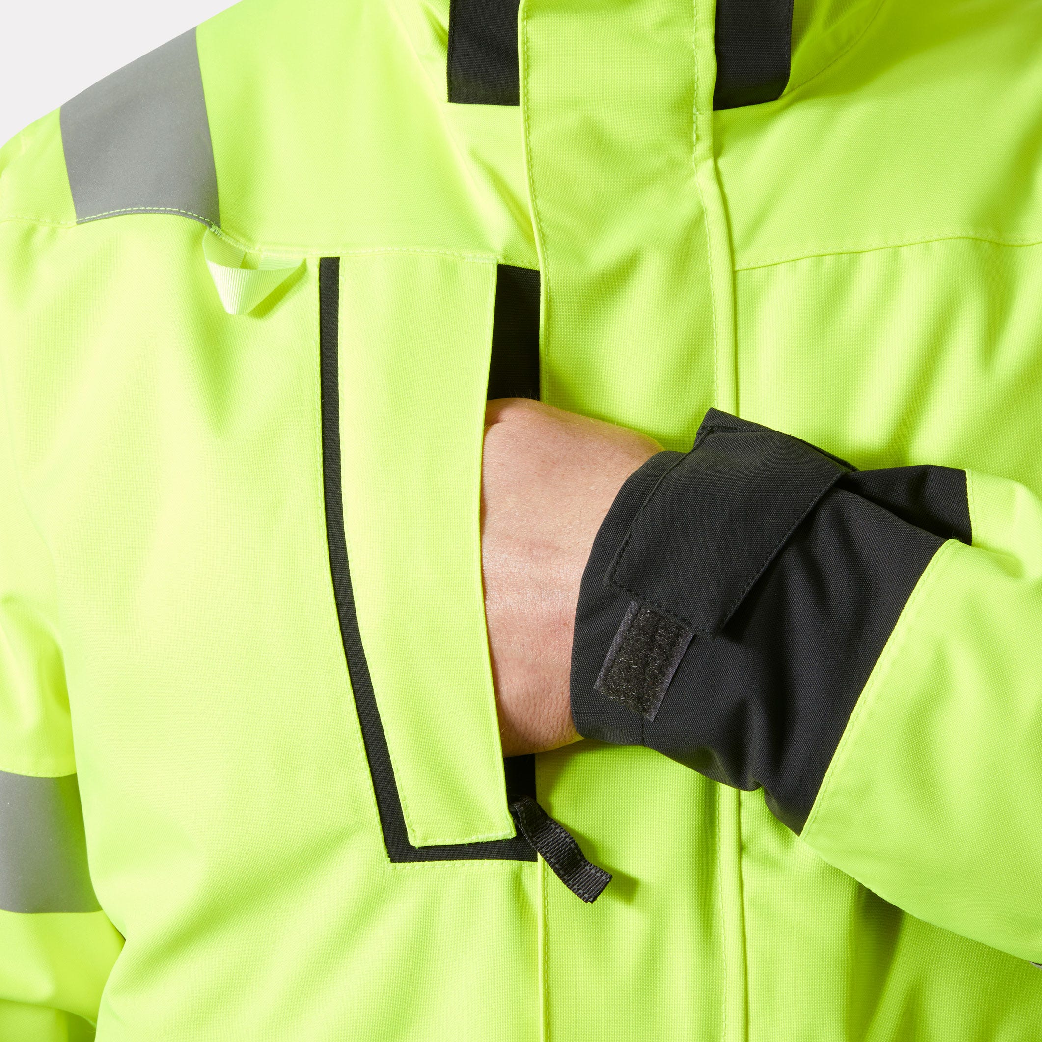 Helly Hansen Alna 2.0 high visibility winter insulated jacket - Image 21