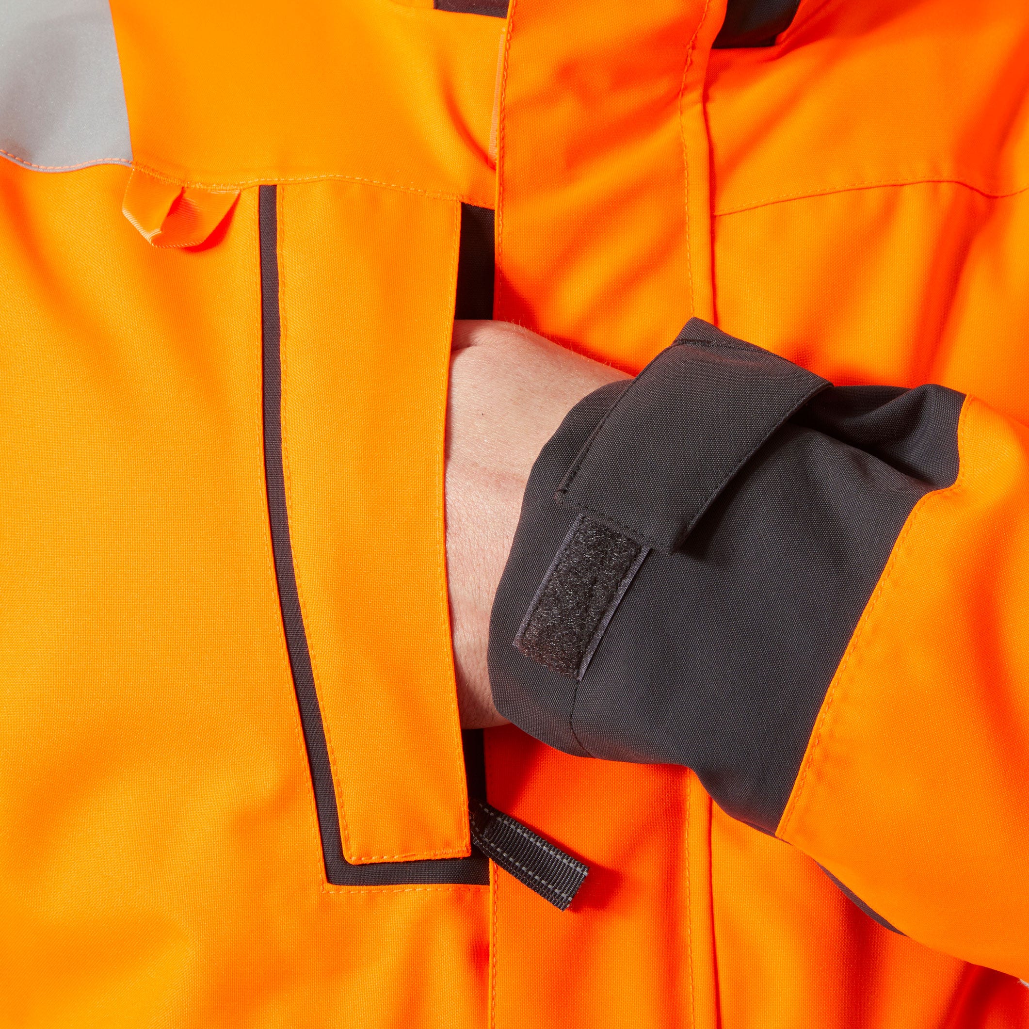 Helly Hansen Alna 2.0 high visibility winter insulated parka - Image 4