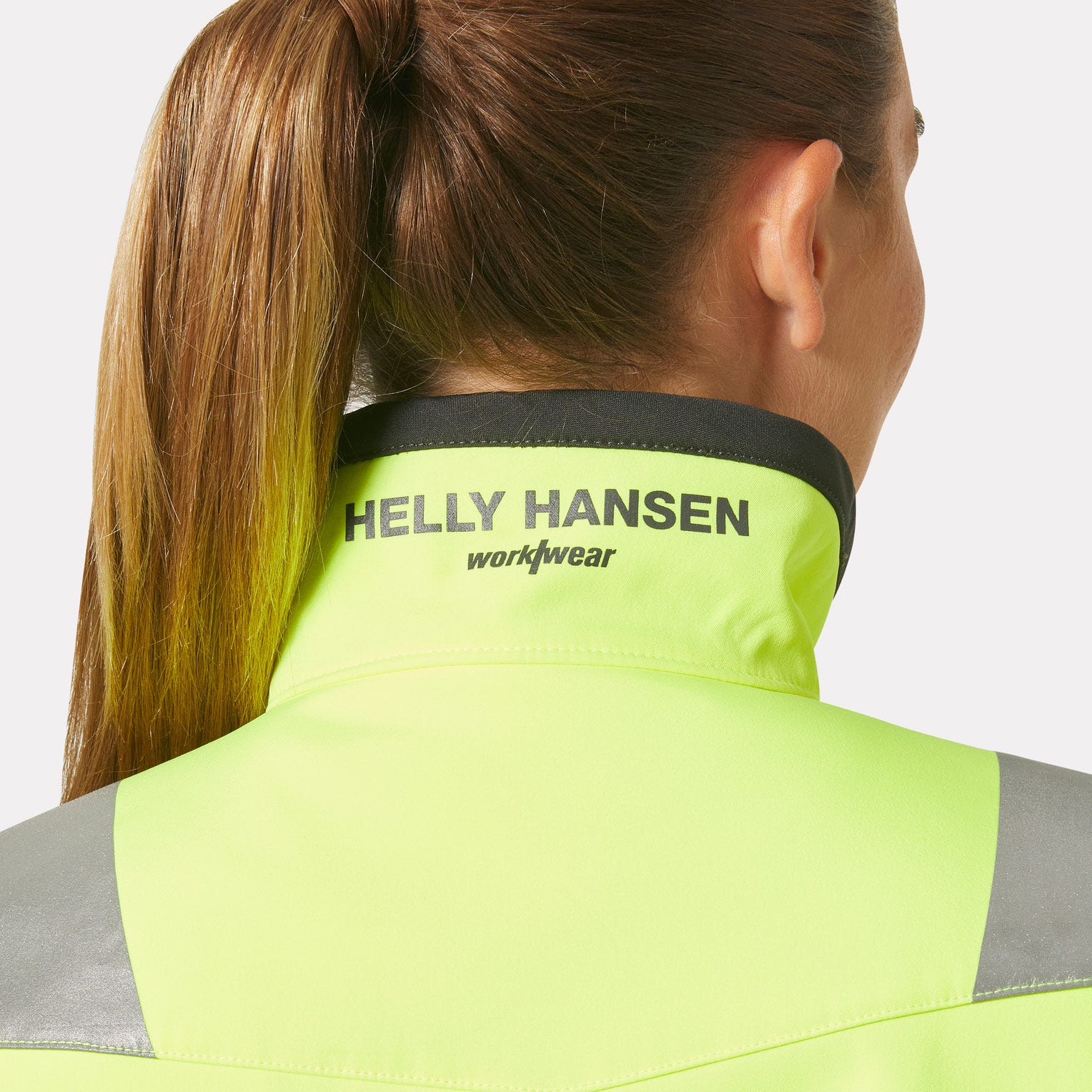 Helly Hansen Women's Alna 2.0 high visibility softshell jacket - Image 2