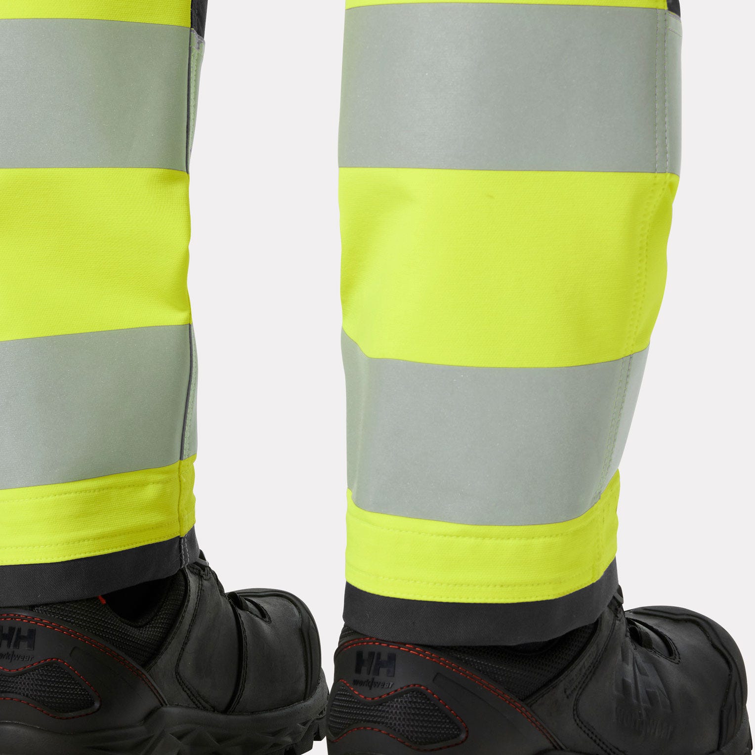 Helly Hansen Alna 4X high visibility cargo trousers class 1 - Image 9